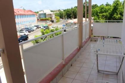 House with one bedroom in Le Gosier with furnished terrace and WiFi 3 km from the beach - image 12